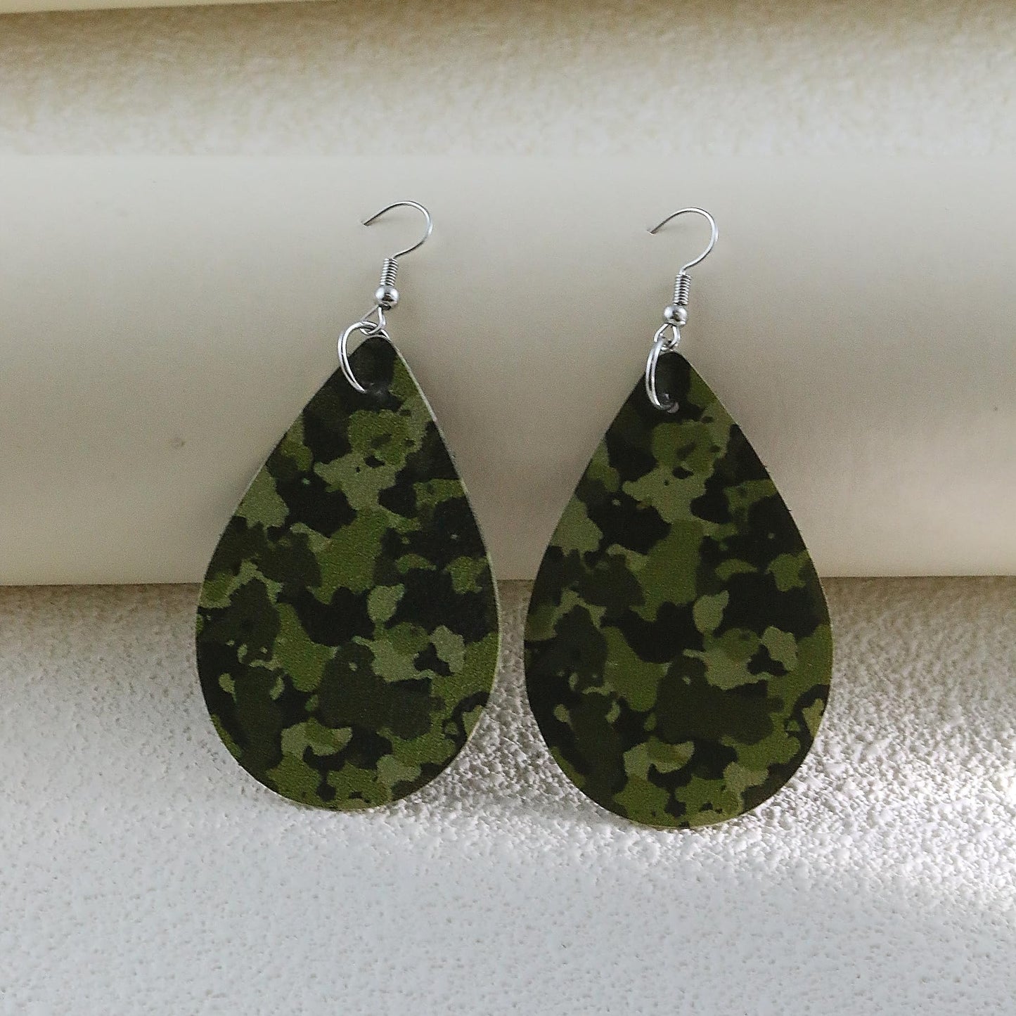Camo Earrings for Women,Camouflage Leather Dangle Earrings Cool Lightweight Teardrop Green Camouflage Leather Drop Earrings