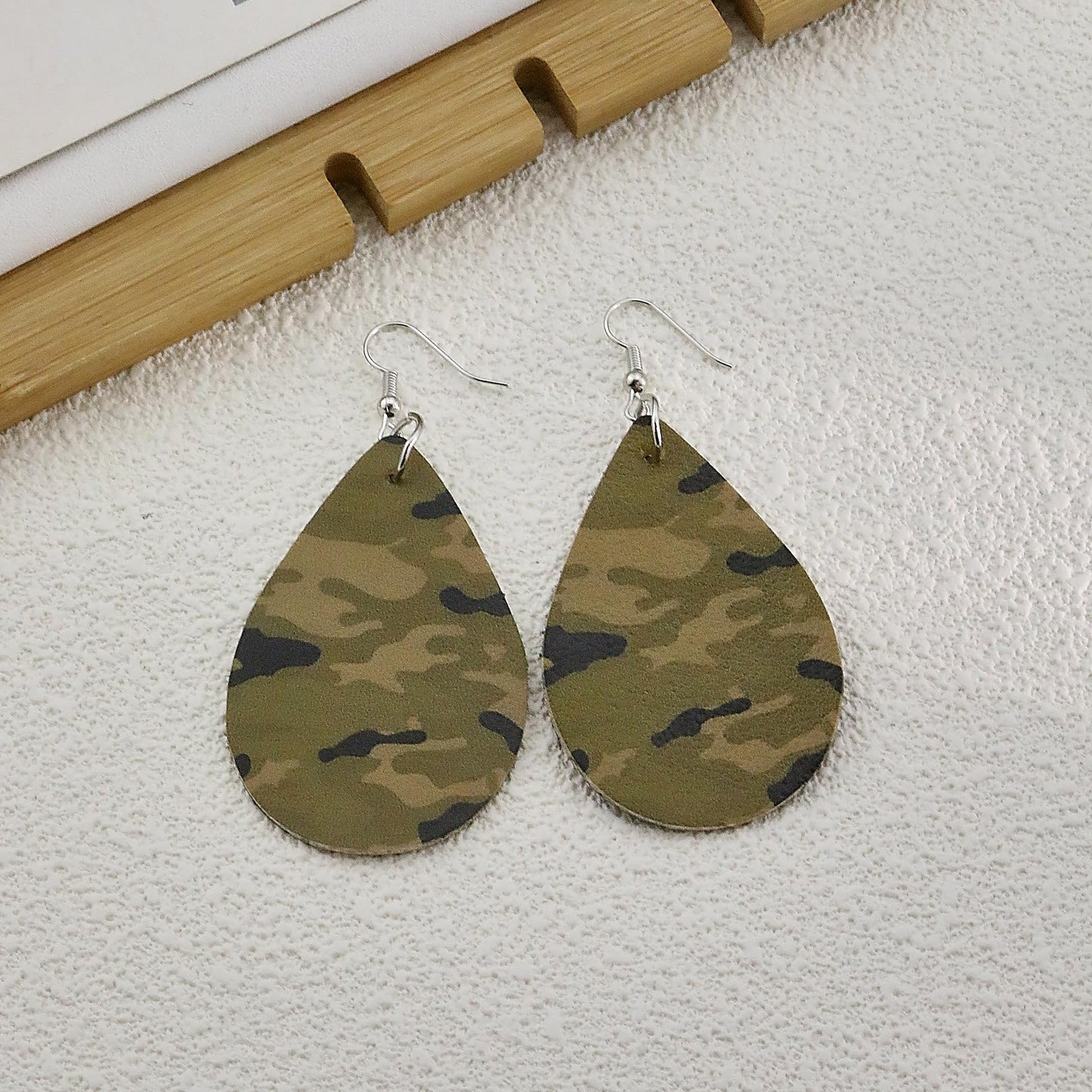 Camo Earrings for Women,Camouflage Leather Dangle Earrings Cool Lightweight Teardrop Green Camouflage Leather Drop Earrings