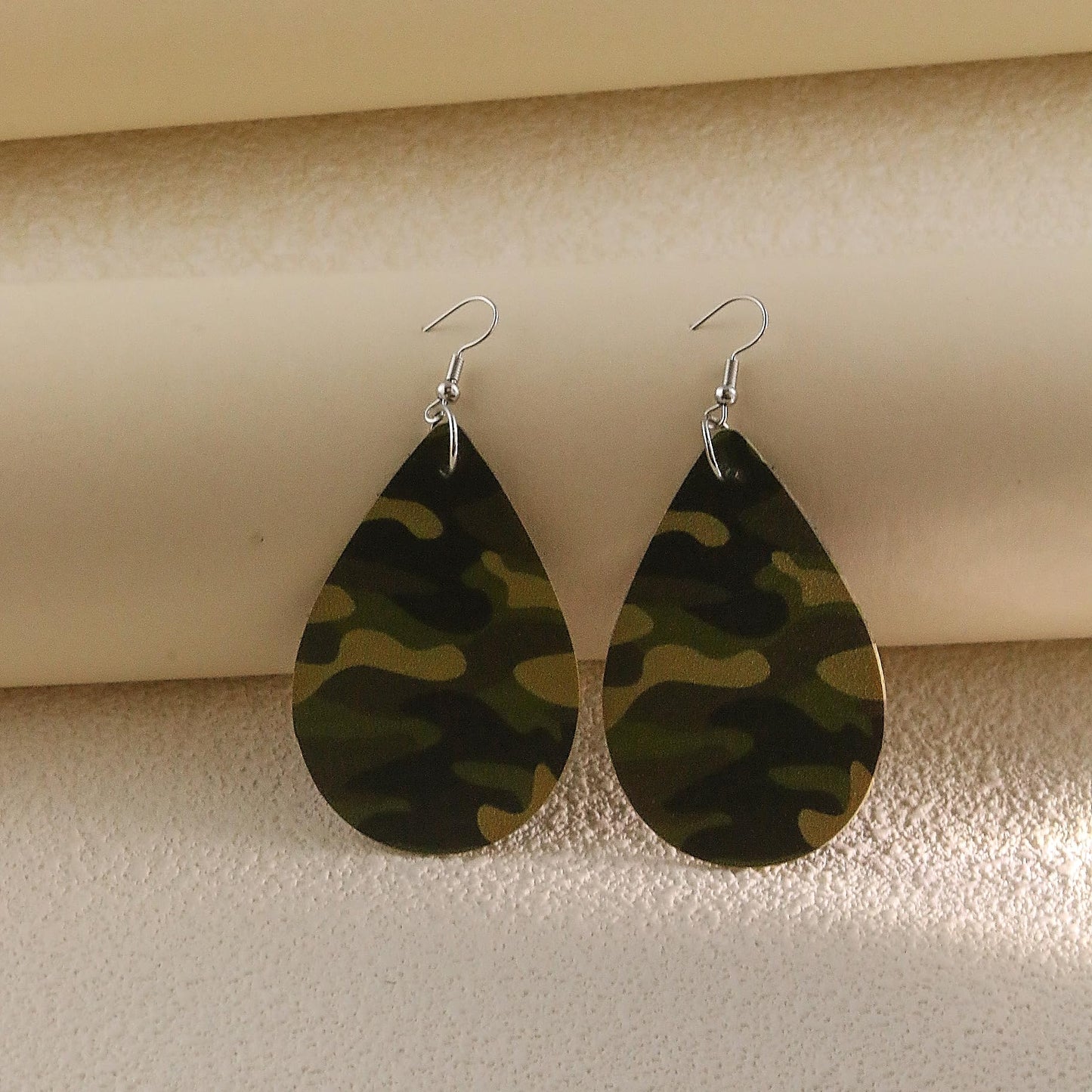 Camo Earrings for Women,Camouflage Leather Dangle Earrings Cool Lightweight Teardrop Green Camouflage Leather Drop Earrings