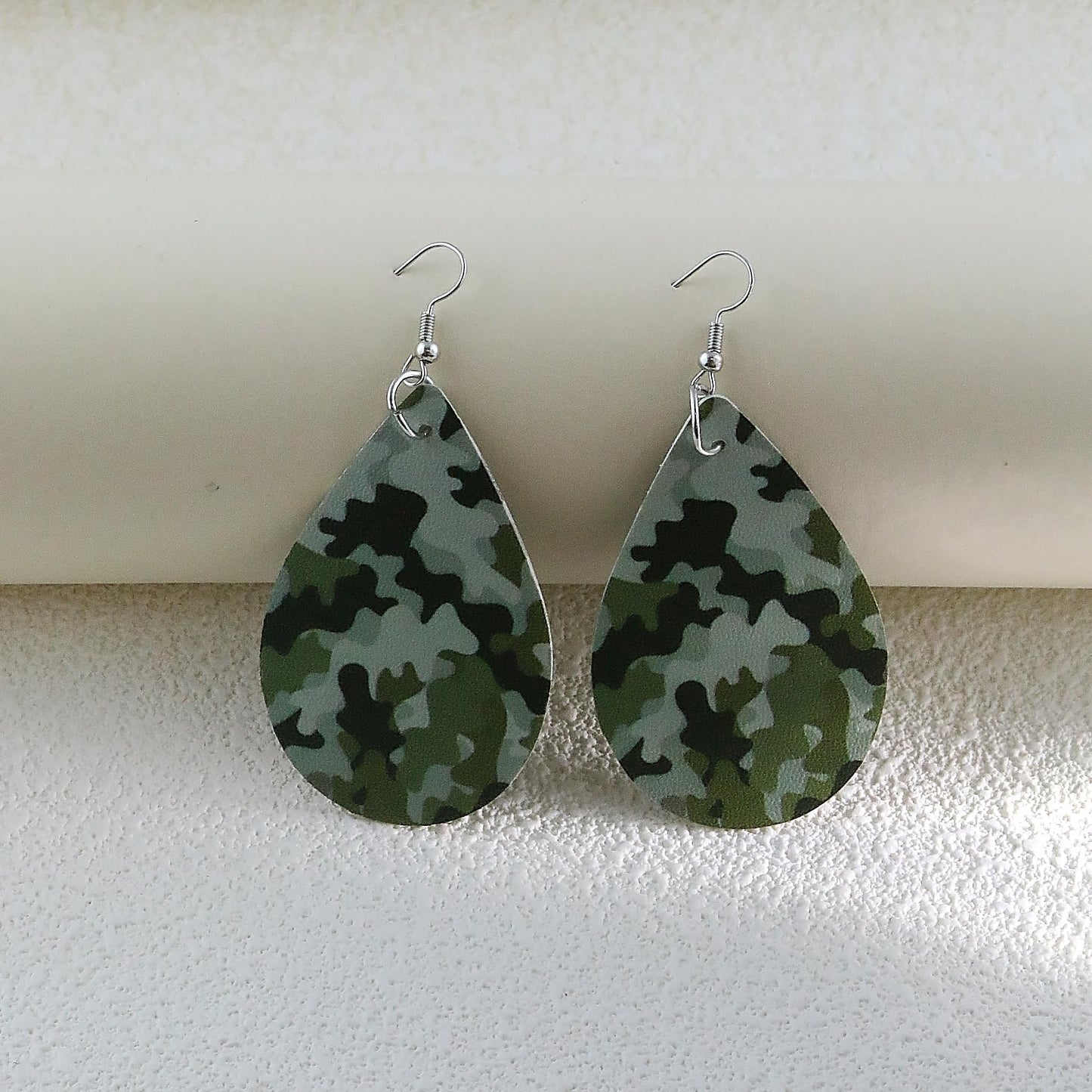 Camo Earrings for Women,Camouflage Leather Dangle Earrings Cool Lightweight Teardrop Green Camouflage Leather Drop Earrings