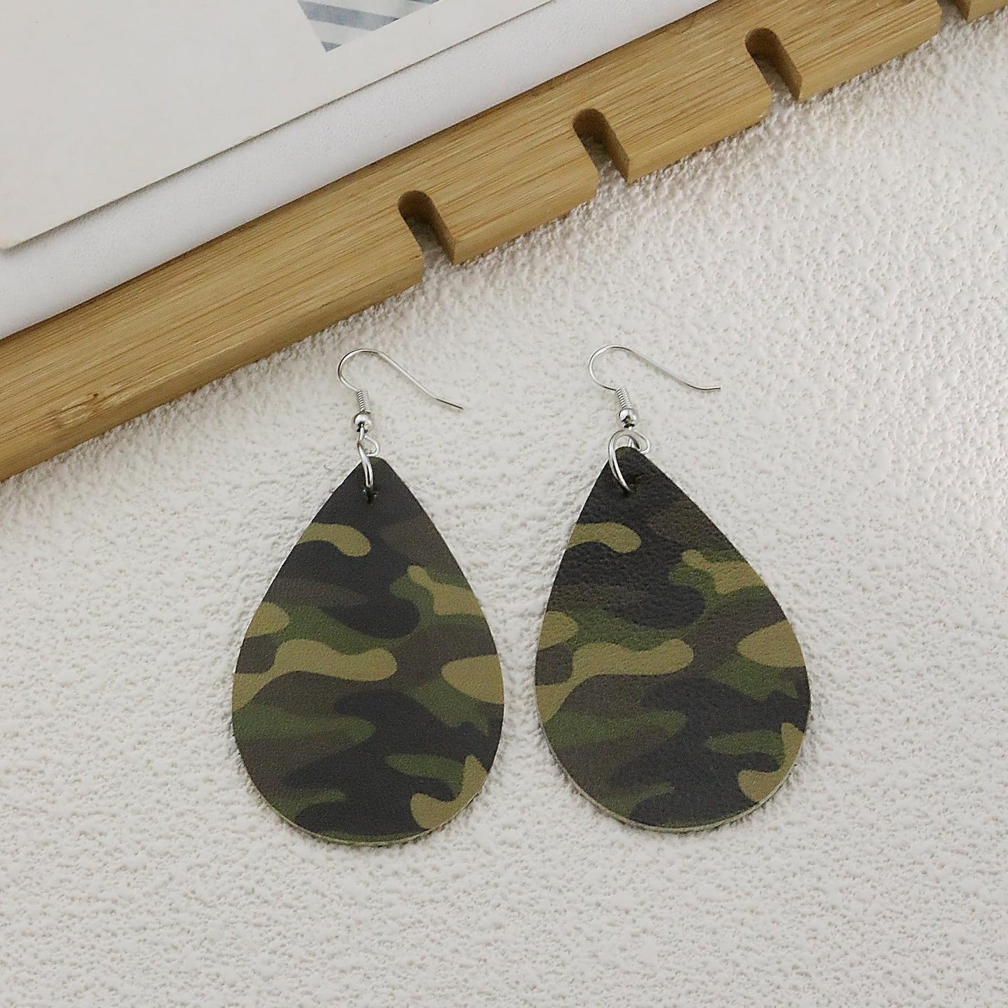 Camo Earrings for Women,Camouflage Leather Dangle Earrings Cool Lightweight Teardrop Green Camouflage Leather Drop Earrings