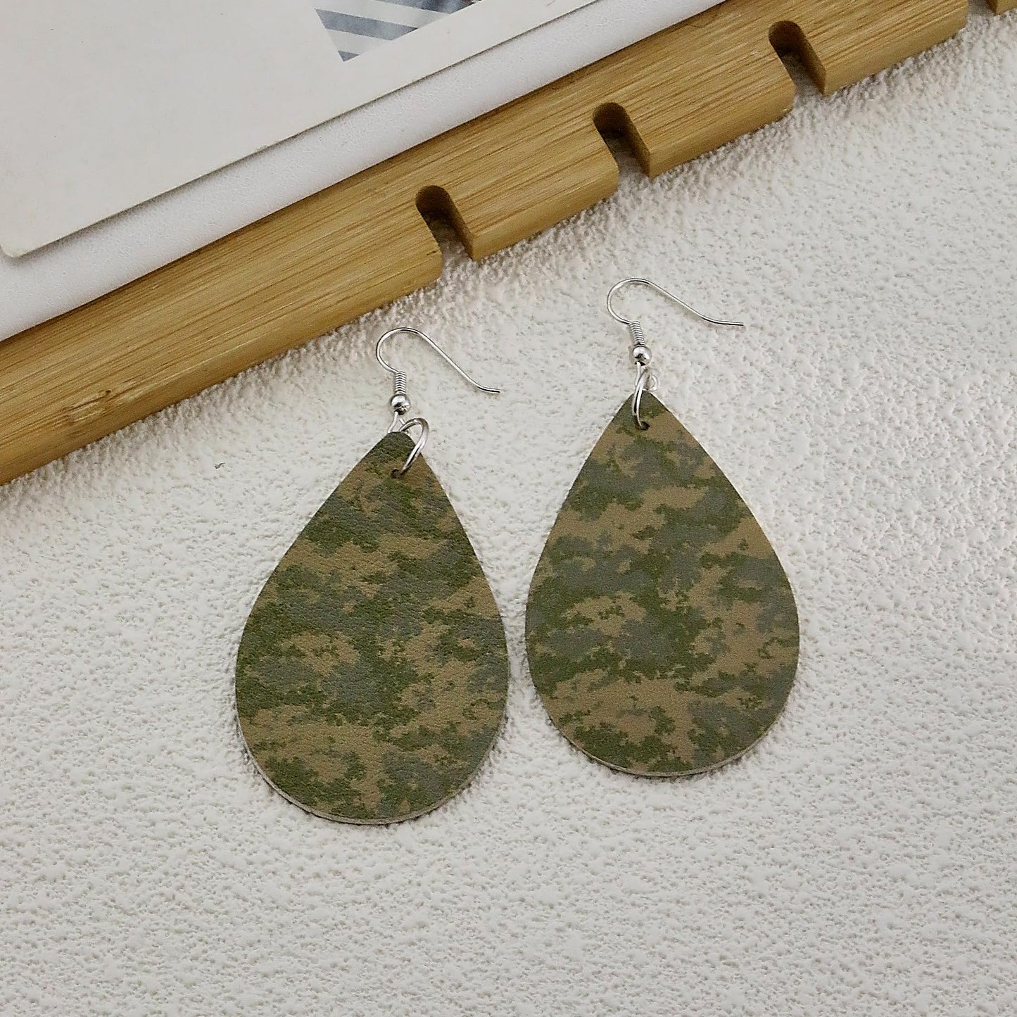 Camo Earrings for Women,Camouflage Leather Dangle Earrings Cool Lightweight Teardrop Green Camouflage Leather Drop Earrings